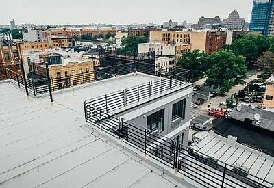 Modern 2BR Flatbush Apartment w/ Rooftop, Gym &amp; Parking – Prime Location!