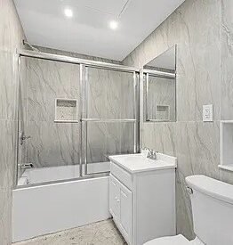 Spacious 3BR/2BA Apartment in Garment District—Best Value &amp; Location!