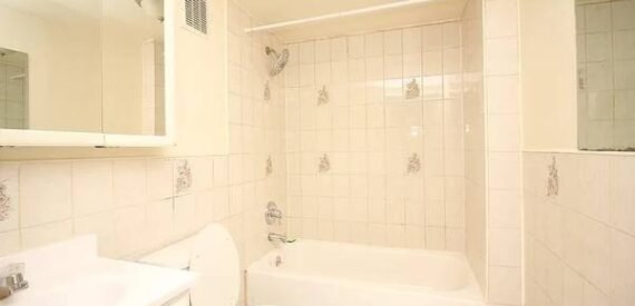 Spacious Duplex Loft in Ridgewood – No Fee, Pet Friendly, Prime Location!