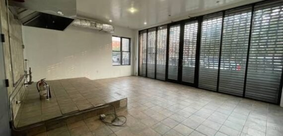 Corner Store for Rent NO FEE