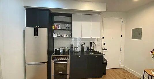 Modern 2-Bedroom Apartment with Laundry &amp; AC in Ocean Hill, Brooklyn – No Fee!