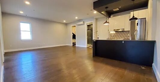 Luxury 3BR/2BA Flatbush Apartment w/Roof Deck, Central A/C &amp; Prime Transit Access