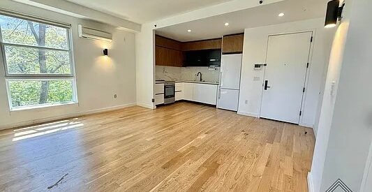 Luxury 1BR Apartment with Balcony &amp; Amenities in Prime Flatbush/Ditmas Park