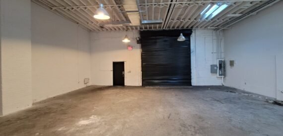 Spacious 3,500 Sq Ft Industrial Garage in Prime Bushwick Location 🚀