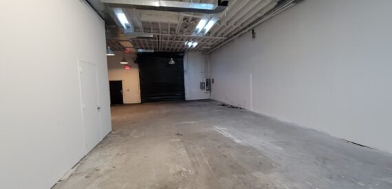 Spacious 3,500 Sq Ft Industrial Garage in Prime Bushwick Location 🚀