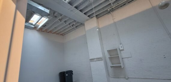 Spacious 3,500 Sq Ft Industrial Garage in Prime Bushwick Location 🚀