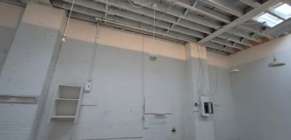 Spacious 3,500 Sq Ft Industrial Garage in Prime Bushwick Location 🚀