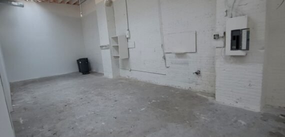 Spacious 3,500 Sq Ft Industrial Garage in Prime Bushwick Location 🚀