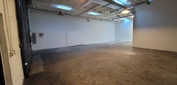 Spacious 3,500 Sq Ft Industrial Garage in Prime Bushwick Location 🚀