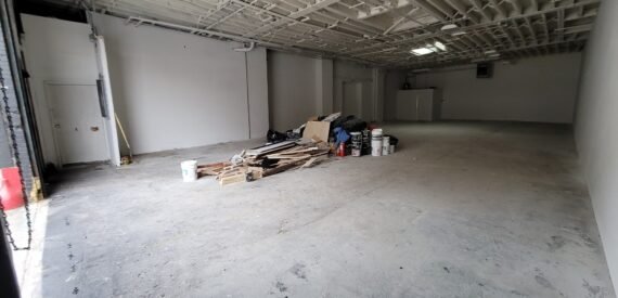 Spacious 3,500 Sq Ft Industrial Garage in Prime Bushwick Location 🚀