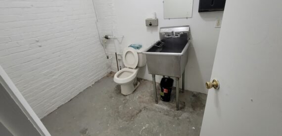 Spacious 3,500 Sq Ft Industrial Garage in Prime Bushwick Location 🚀