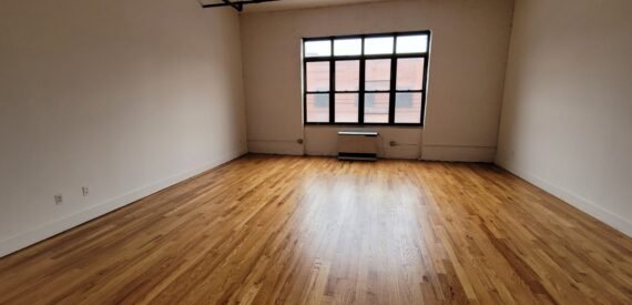 Spacious Bushwick Commercial Loft – 900 Sq Ft, Customizable, Prime Location! With private bathroom.
