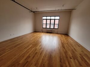 Spacious Bushwick Commercial Loft – 900 Sq Ft, Customizable, Prime Location! With private bathroom.