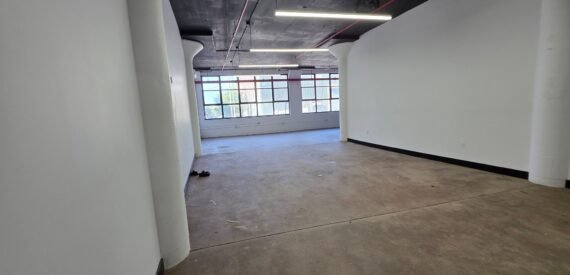 Spacious Industrial Loft Office for Lease in Williamsburg, Brooklyn – 2,200 Sq Ft