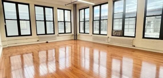 LARGE COMMERCIAL LOFT IN BUSHWICK.