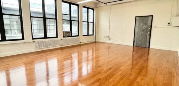 LARGE COMMERCIAL LOFT IN BUSHWICK.