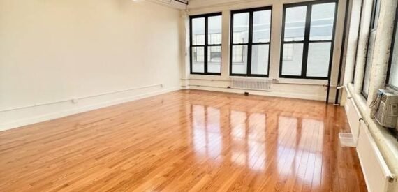 LARGE COMMERCIAL LOFT IN BUSHWICK.