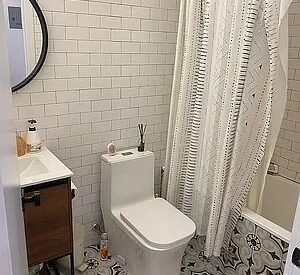 Modern 2-Bedroom Apartment with Laundry &amp; AC in Ocean Hill, Brooklyn – No Fee!