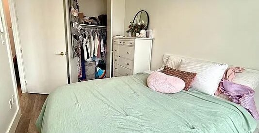 Luxury 1BR w/ Balcony, Gym, Parking &amp; Full Amenities in Little Caribbean 🌇🚗🏋️‍♂️