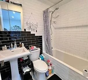 Luxury 2BR w/ Modern Finishes, Rooftop &amp; Prime Cortelyou Rd Location – No Fee!