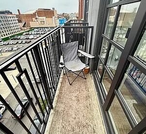 Luxury 1BR w/ Balcony, Gym, Parking &amp; Full Amenities in Little Caribbean 🌇🚗🏋️‍♂️