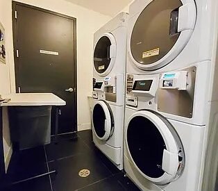 Luxury 3BR/2BA Flatbush Apartment w/Roof Deck, Central A/C &amp; Prime Transit Access