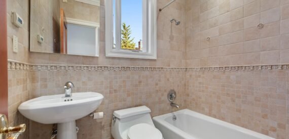 Malba Home for Sale