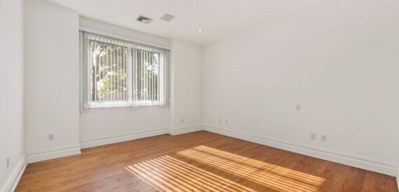 Malba Home for Sale