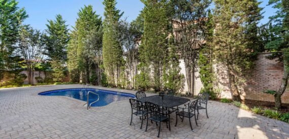 Malba Home for Sale