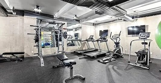 Luxury 1BR w/ Balcony, Gym, Parking &amp; Full Amenities in Little Caribbean 🌇🚗🏋️‍♂️