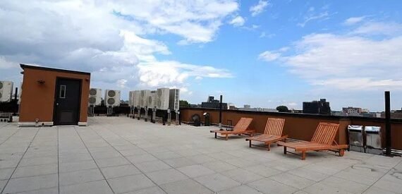 Modern 1BR Duplex in Crown Heights – Luxury, Light &amp; Prime Amenities