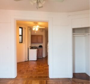 SPACIOUS SUNNY STUDIO STEPS FROM PROSPECT PARK F,N,R,G TRAINS