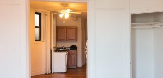 SPACIOUS SUNNY STUDIO STEPS FROM PROSPECT PARK F,N,R,G TRAINS