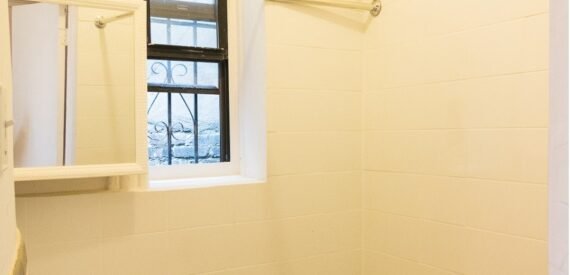 SPACIOUS SUNNY STUDIO STEPS FROM PROSPECT PARK F,N,R,G TRAINS