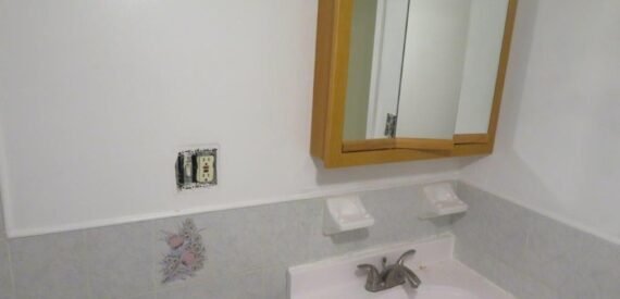 2 Bedroom Apartment $2300 Flatlands Area