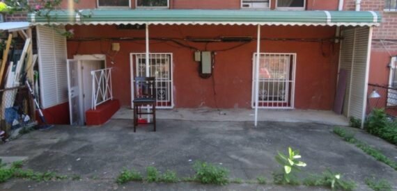 2 Bedroom Apartment $2300 Flatlands Area