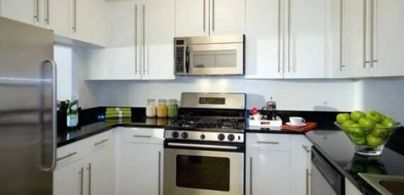 No Fee! Ultra-Modern 2BR Apartment in Prime Tribeca w/ Rooftop &amp; Gym