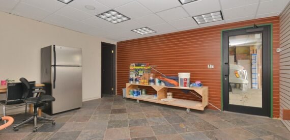 Warehouse For Lease