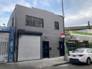 1,100 SF High-End Drive-In Studio/Workshop at Broadway/Myrtle, Bushwick