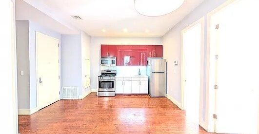 Modern 3Bed, 1.5Bath in Boutique Building—Prime North Crown Heights Location