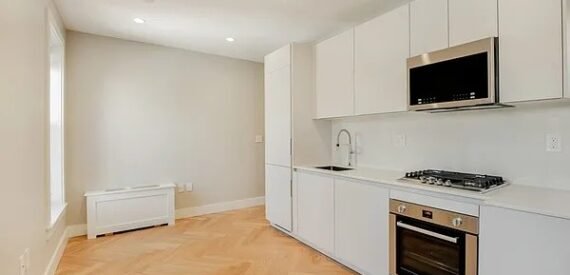 Modern 2-Bed Park Slope Gem—Prime Location, Pet Friendly, No Broker Fee!