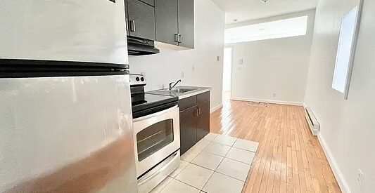 Modern 2BR Bushwick Apartment—Laundry, Pet Friendly, Steps to L &amp; M Trains!