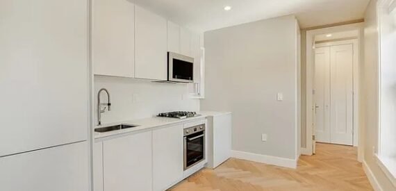 Modern 2-Bed Park Slope Gem—Prime Location, Pet Friendly, No Broker Fee!