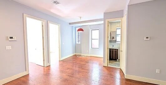 Modern 3Bed, 1.5Bath in Boutique Building—Prime North Crown Heights Location