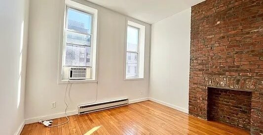 Modern 2BR Bushwick Apartment—Laundry, Pet Friendly, Steps to L &amp; M Trains!