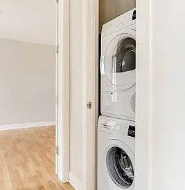 Modern 1-Bedroom Flatbush Gem—Washer/Dryer, Elevator, Pet-Friendly, Prime Locale!