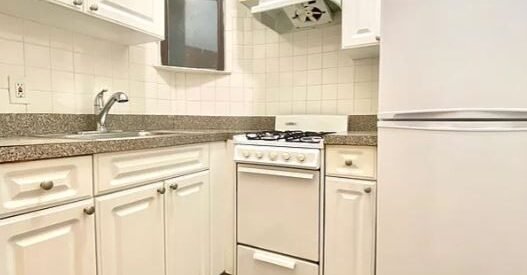 Amazing open layout on East 81st Street in Yorkville