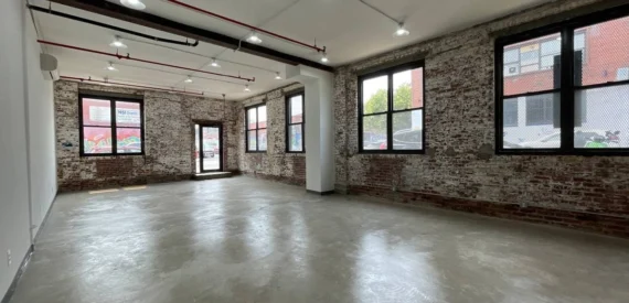 Beautiful corner loft space east williamsburg with a bathroom