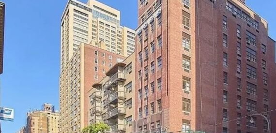 Spacious studio on East 37th Street in Murray Hill