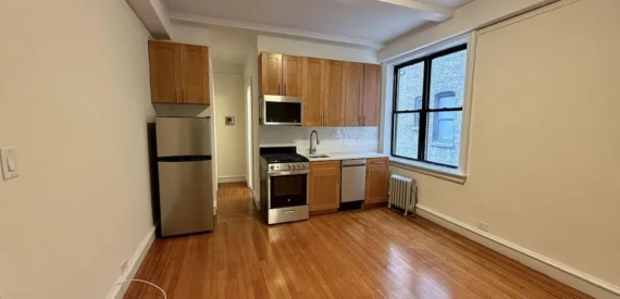 Amazing open layout on West 55th Street in Hell’s Kitchen
